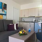 Relaxia Lanzasur Club - Aqualava Water Park מלון